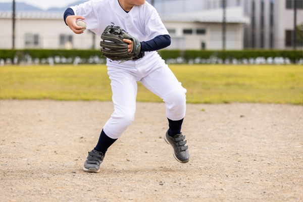 野球肘と診断された少年